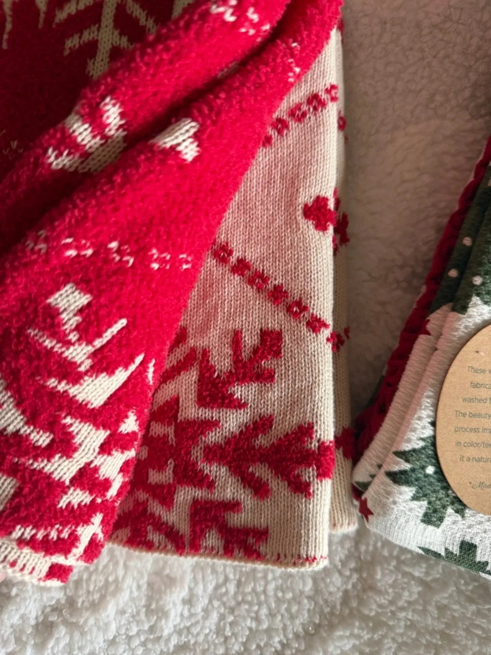 Cupcakes & Cashmere Holiday Kitchen Towels Red Snowflake Christmas Tree 🎄 NEW!